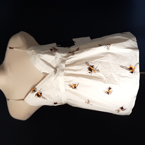 🇨🇦 NWT Bee Print Empire Waist Tank Top - Picture 1 of 4